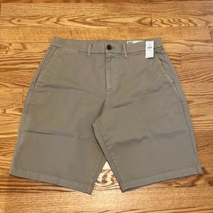 NWT Men’s Gap Khaki Shorts
